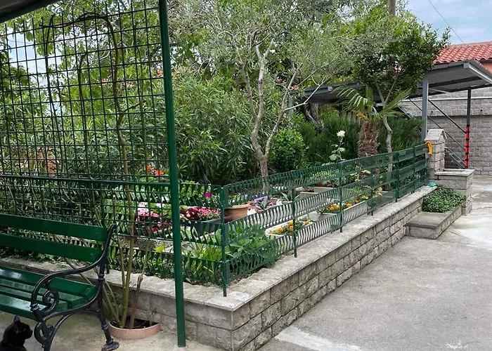 Daire Pr Sterni - Hrvatini 187 *