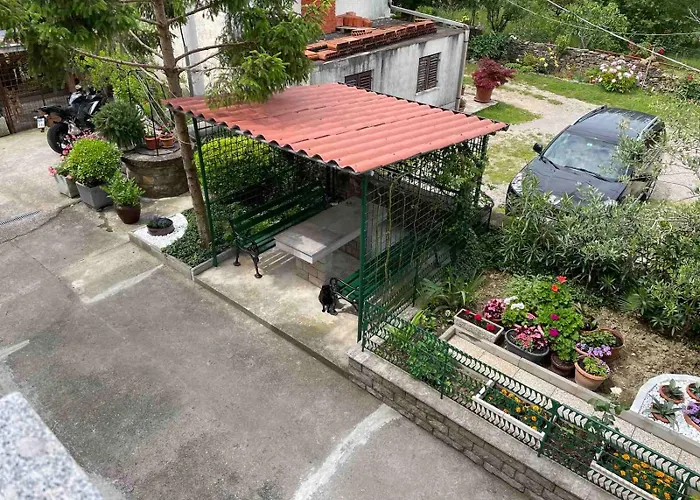 Pr Sterni - Hrvatini 187 *